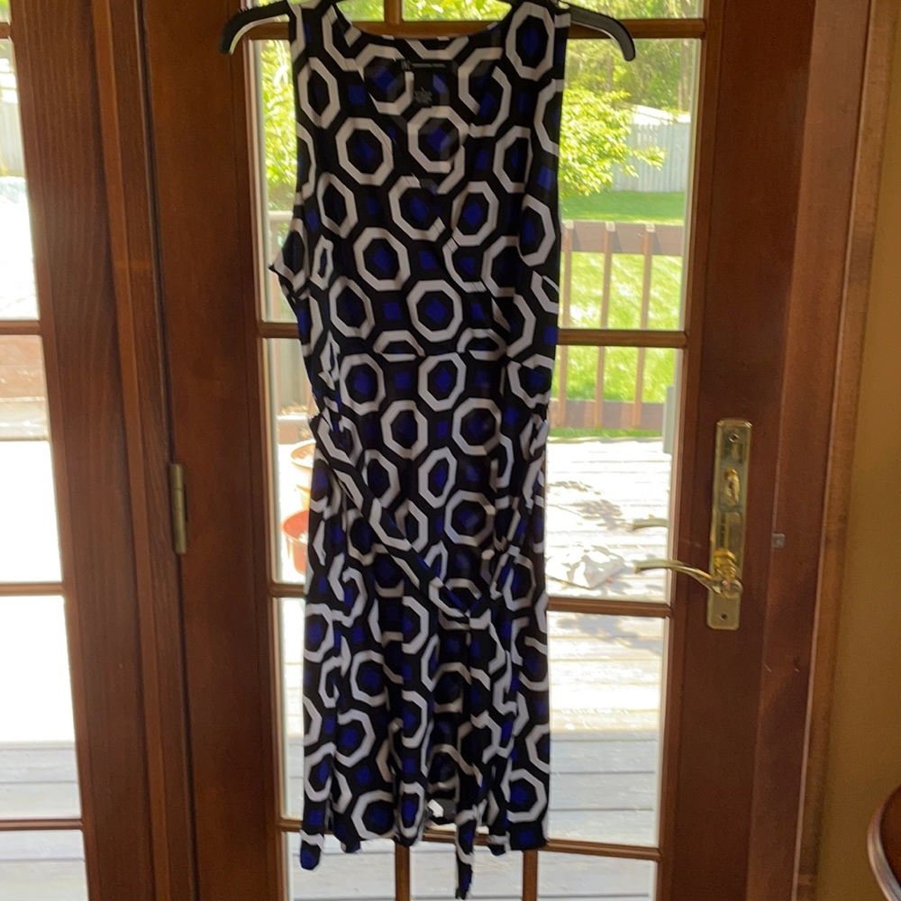 INC sleeveless Large V Neck w waist tie dress